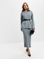 Серая вязаная юбка с пайетками