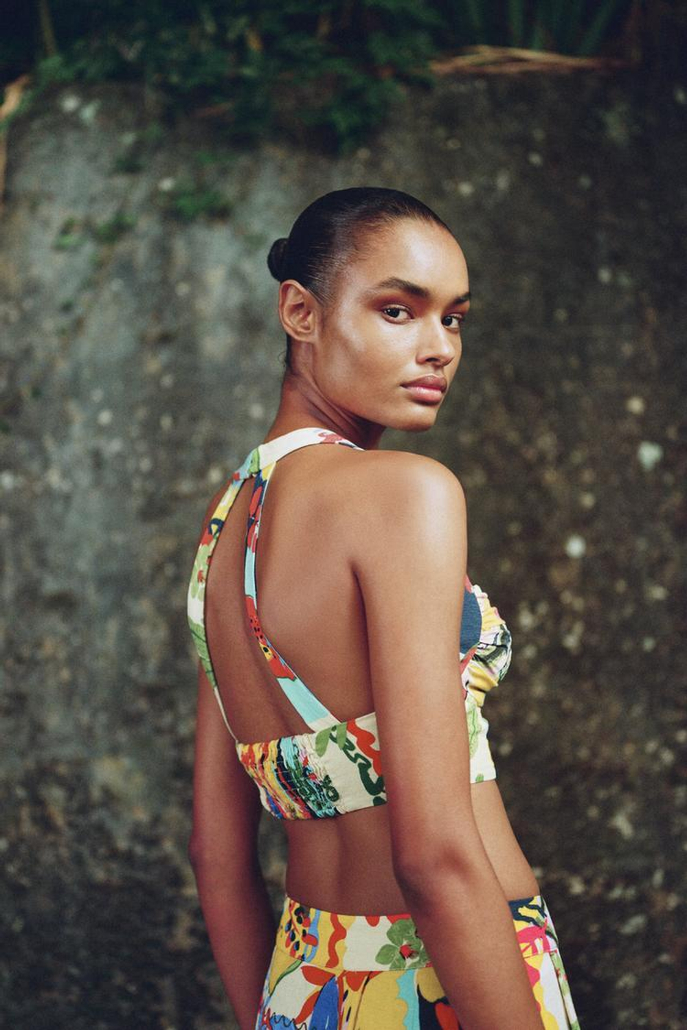 ZARA КОРОТКИЙ ТОП С ПРИНТОМ, РАЗНОЦВЕТНЫЙ