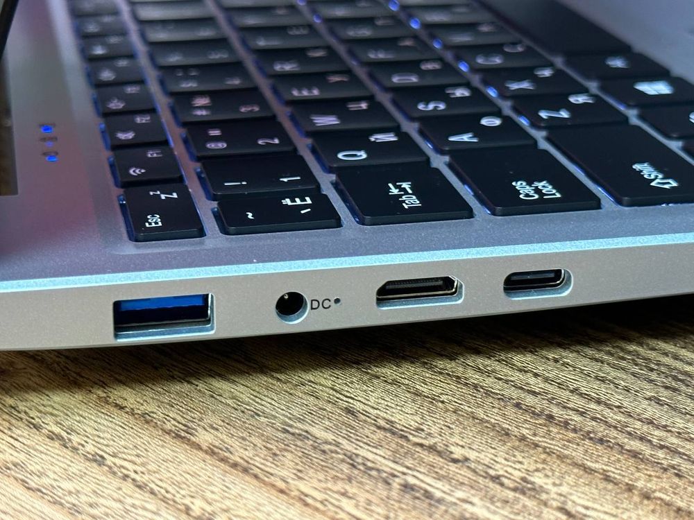 16" Ноутбук HIPER Workbook XU160 (2560x1600, Intel Celeron N5095, RAM 12ГБ,SSD 256ГБ, Intel UHD Graphics , Win 10Pro)