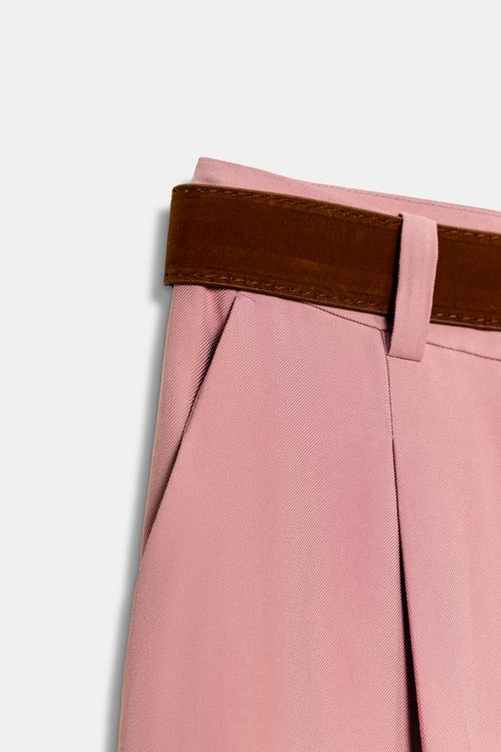 ZARA БРЮКИ С ЗАЩИПАМИ И РЕМНЕМ, РОЗОВЫЙ