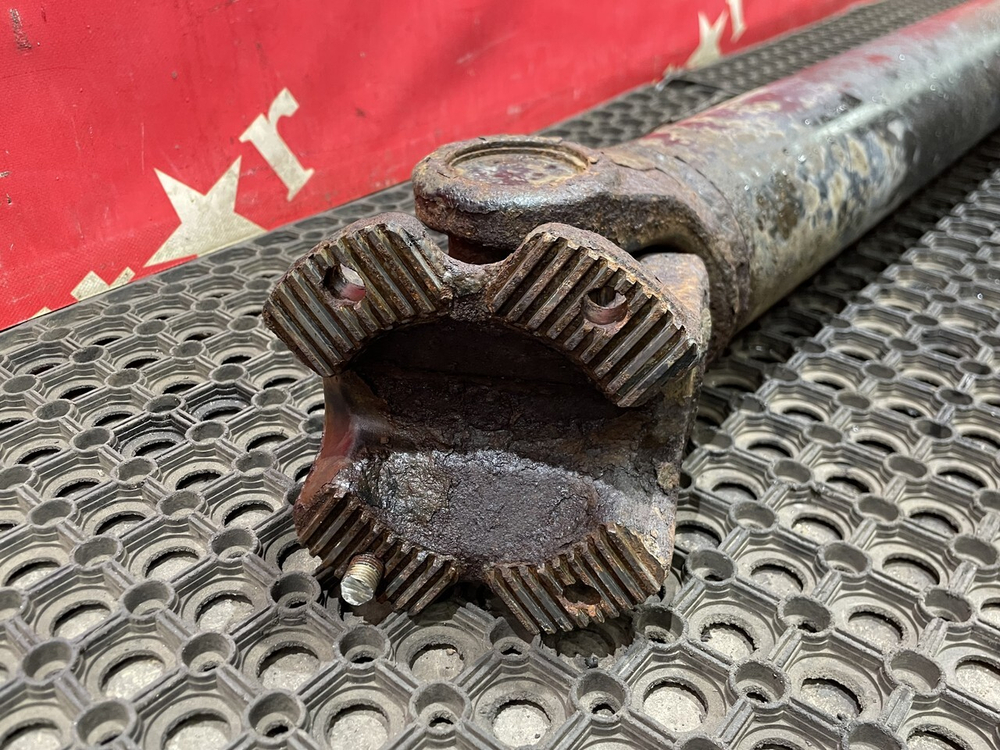 Вал карданный 1560 мм