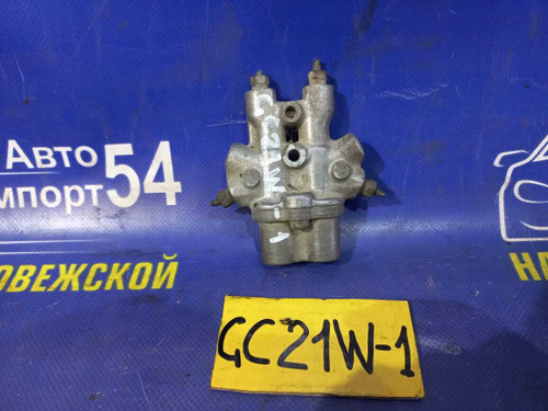 Распределитель тормозной SUZUKI CULTUS 1996