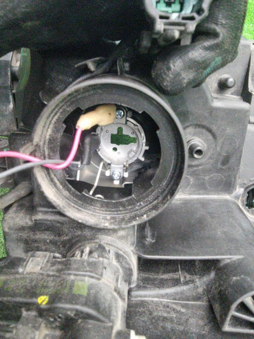 Фара правая Nissan X-Trail 2 Т31 (10-15) ксенон