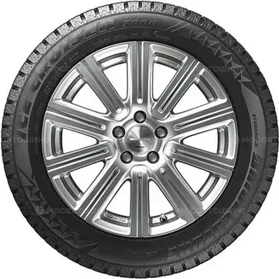 Bridgestone Ice Cruiser 7000 225/40 R18 92T XL