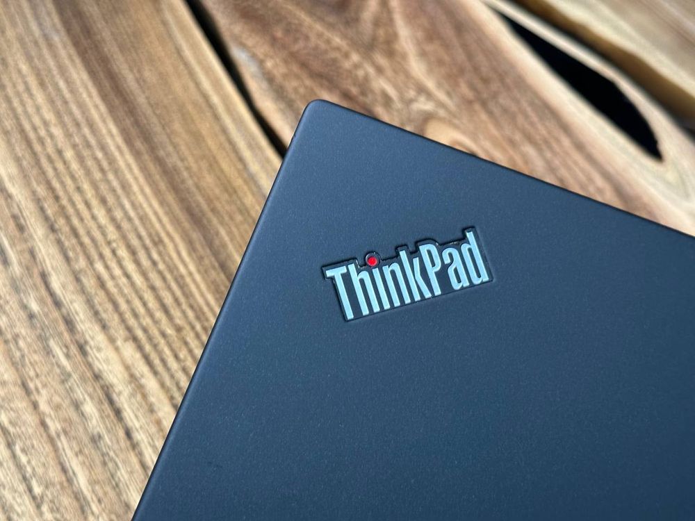 14" Ноутбук Lenovo Thinkpad X1 Carbon G5 (1920x1080, Intel Core i7-6600U, RAM 16ГБ, SSD 256ГБ, Intel HD Graphics 520, Win 10 Pro)