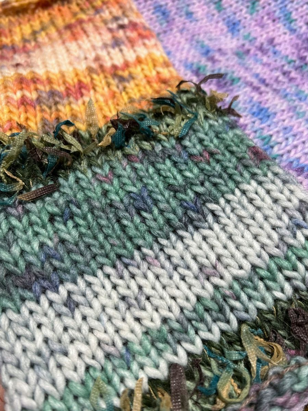 Трикотажная пряжа сток для вязания SPOTTY деграде шишибрики