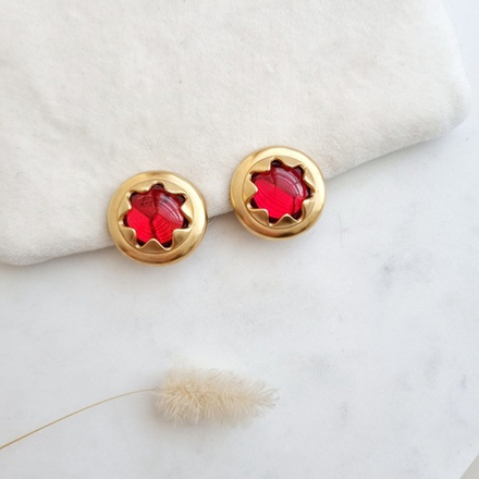 Клипсы с красным кабошоном