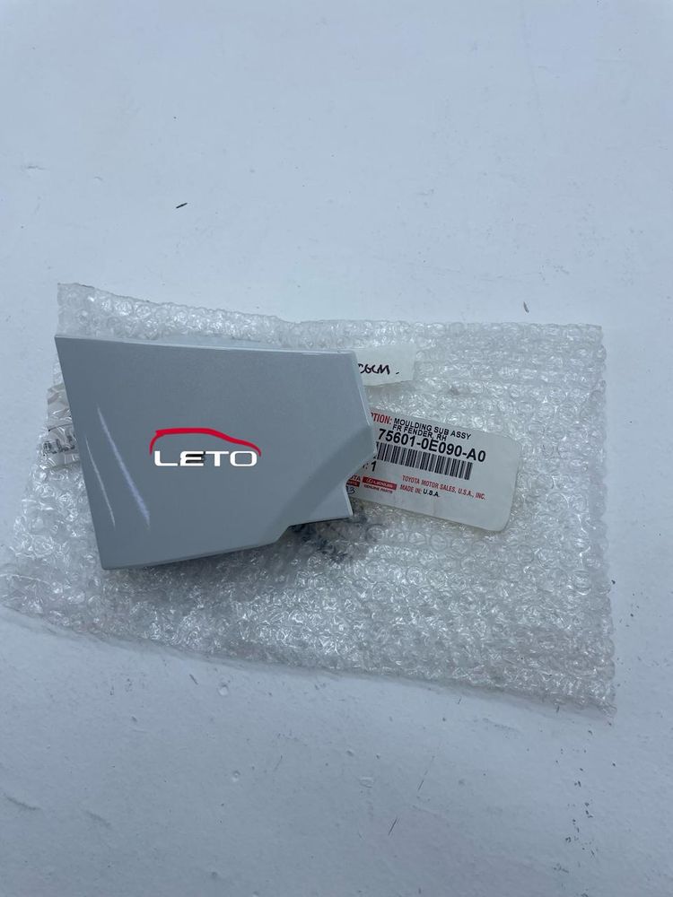 Молдинг крыла переднего правого 75601-0E090-A0 756010E090A0 Молдинг крыла переднего правого 75601-0E090-A0 756010E090A0