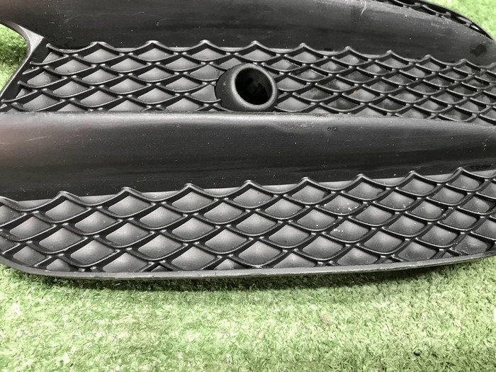 Решетка перед. бампера Mercedes E W213 (16-21) AMG