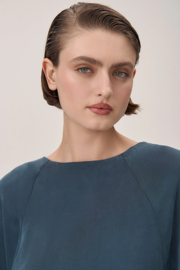 Платье макси с вырезом на спинке