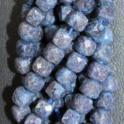 Сапфир темный куб юв огр бусины 4,5мм