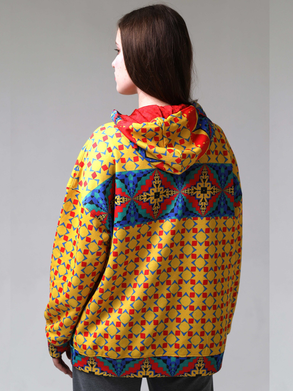 Худи «Миро жёлтый», по мотивам литографии, созданной на камне каталонским художником сюрреалистом Жоаном Миро