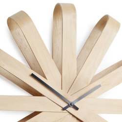 Часы настенные Ribbon дерево Umbra