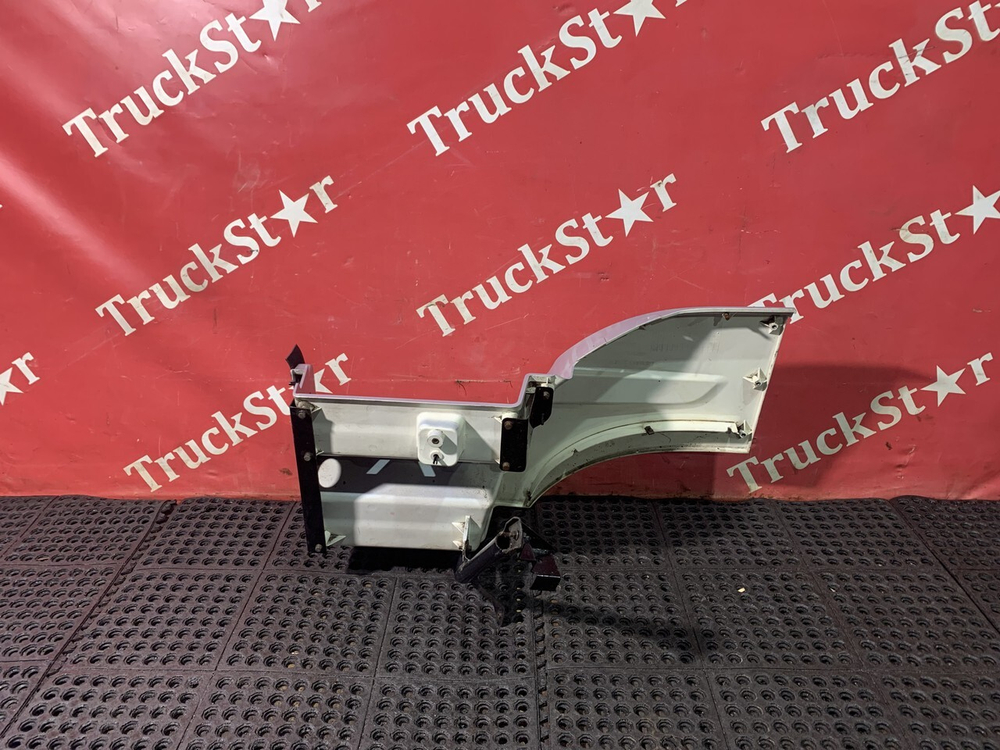 Корпус подножек правый 2023г.