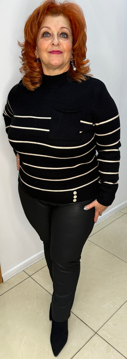 Джемпер черный с бежевой полоской