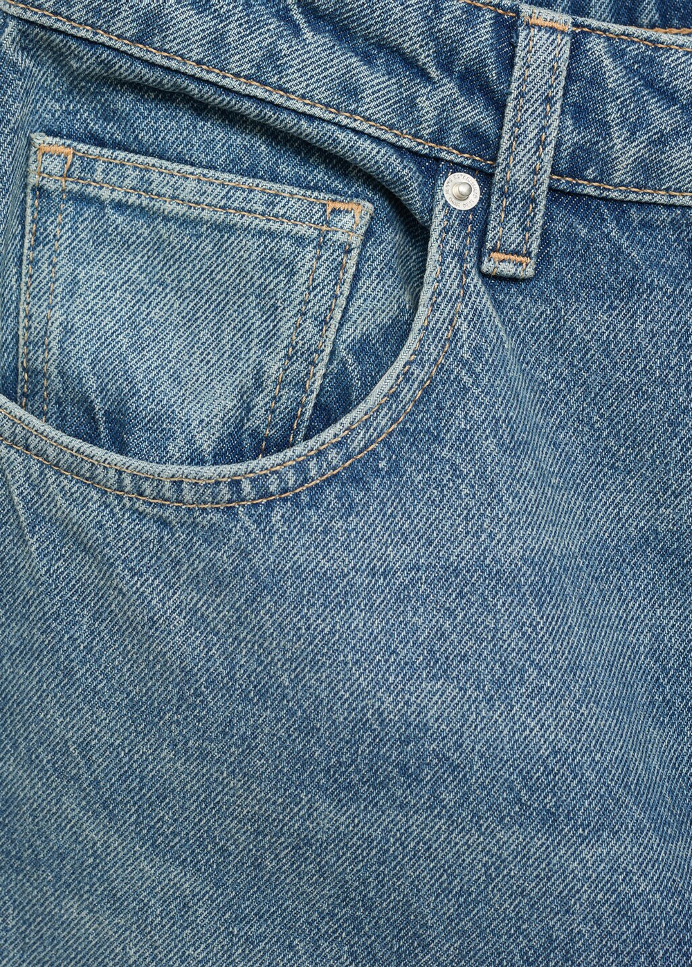 Прямые джинсы с посадкой на талии