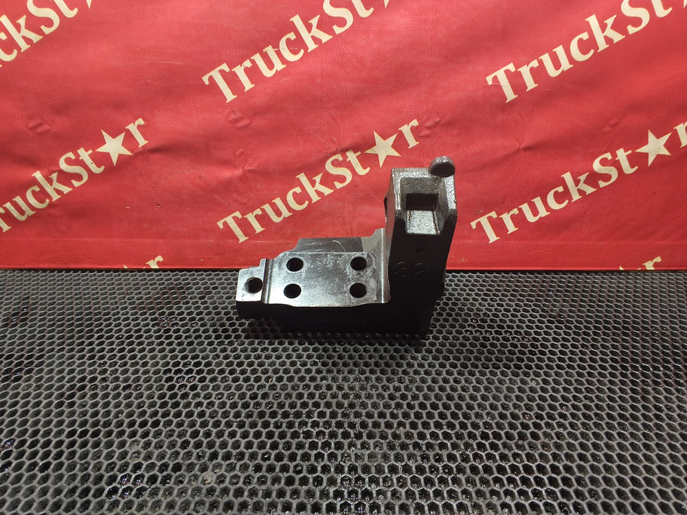 Кронштейн двигателя задний левый 2020г