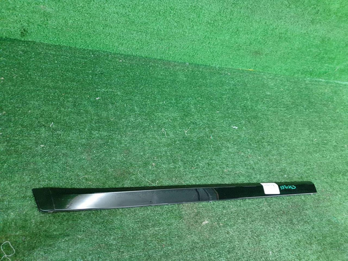 Молдинг двери задний правый Bentley Bentayga (2015-2020)