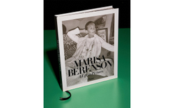 Marisa Berenson: A Life in Pictures. Фотоальбом-мемуары (на английском языке)