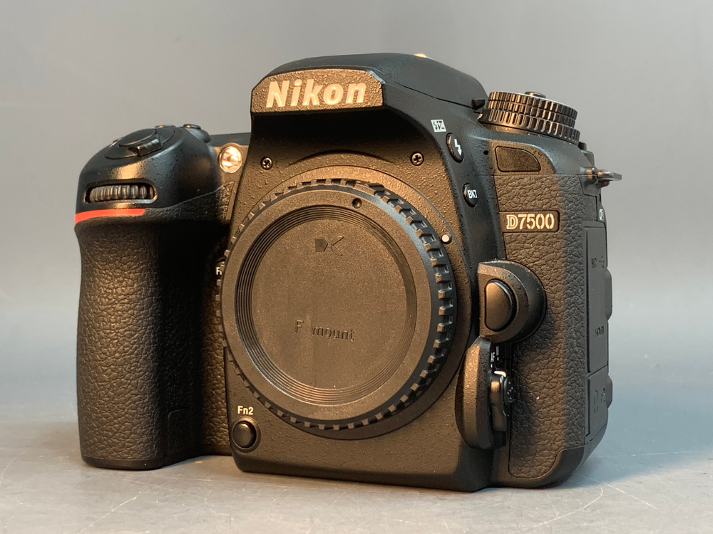 Nikon D7500 18900 кадров