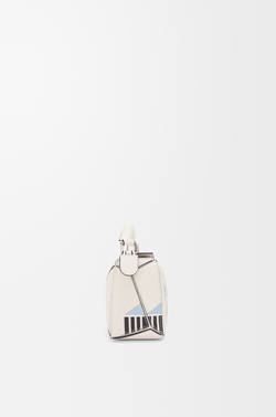 Loewe Мини-сумка Puzzle Futurist Cat из классической телячьей кожи, экрю