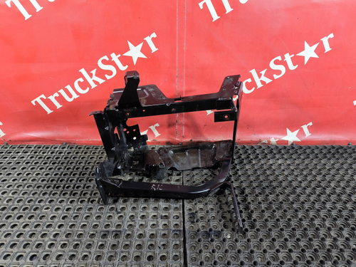 Кронштейн корпуса подножек правый