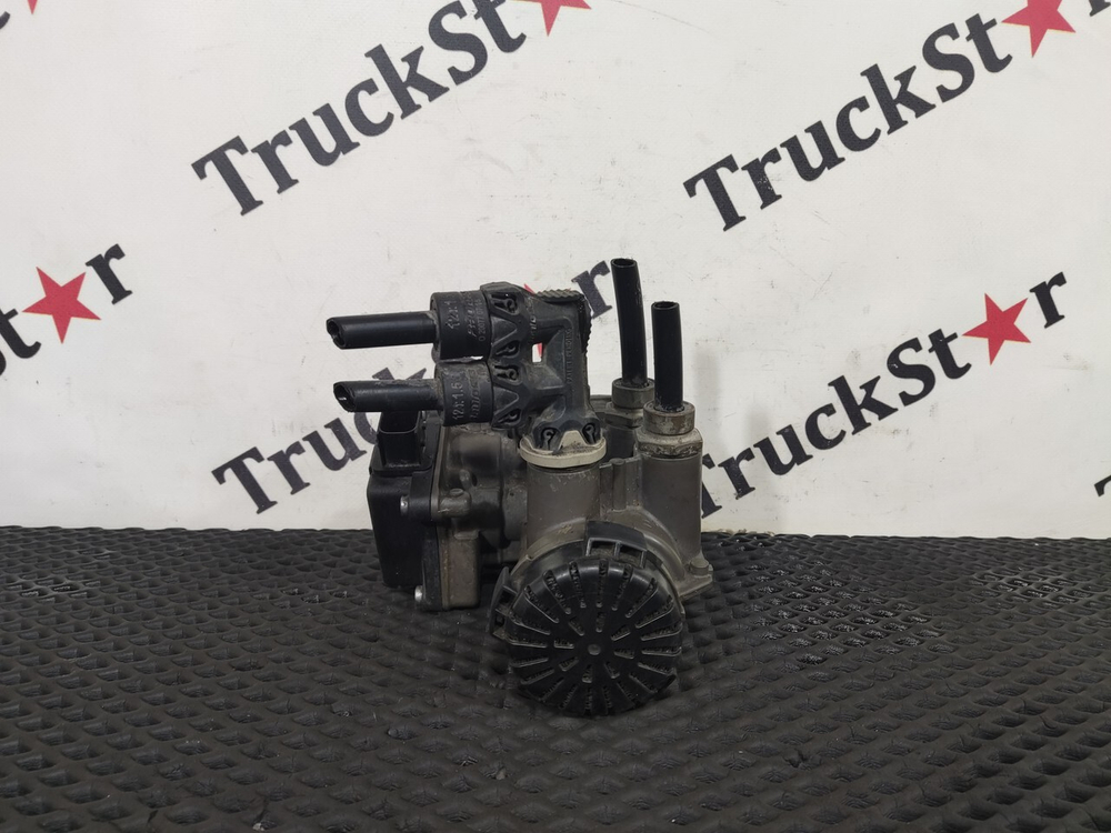 Кран управления тормозами прицепа 2020г