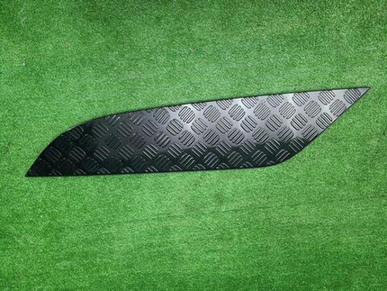 Накладка капота правая LR Defender 2 L663 (19-нв)