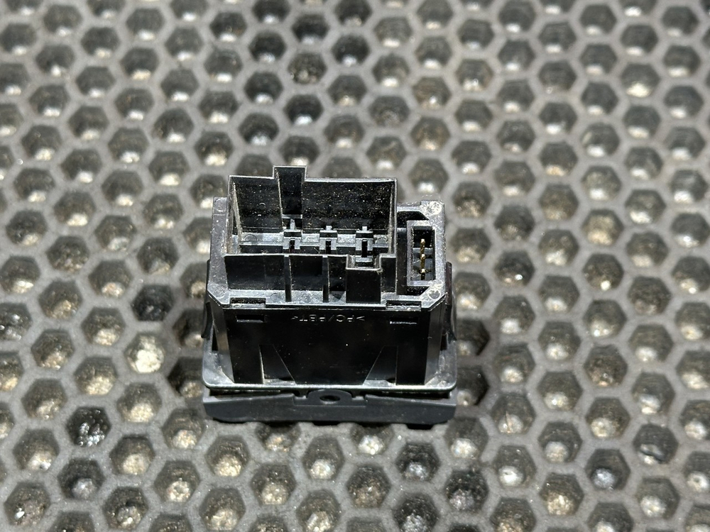 Кнопка горного тормоза