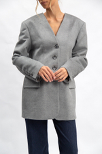 Полупальто без воротника, карманы клапаны