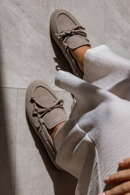 Топсайдеры в бежевом оттенке