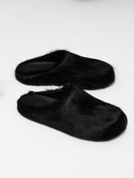 mule black fur