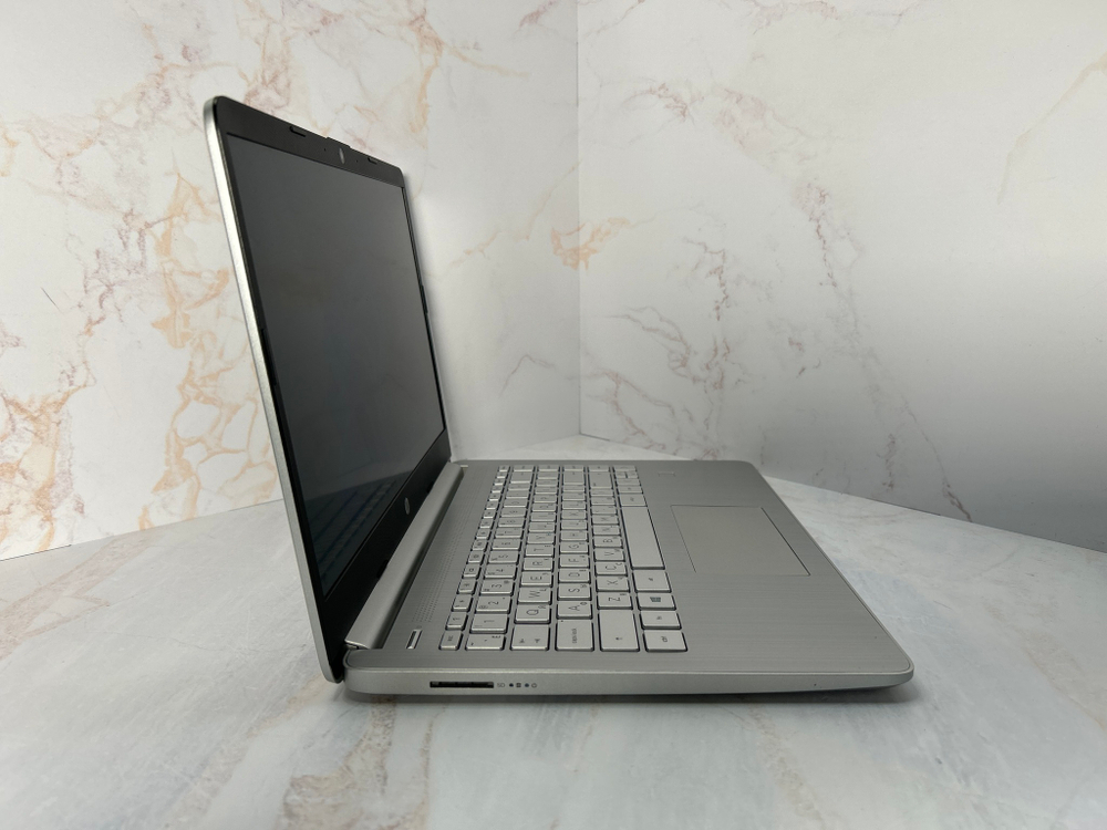 Ноутбук HP 14s-fq1013ur. Производитель CPU: AMD, Линейка CPU: Ryzen 7, CPU: Ryzen 7 5700U, RAM: 16Gb, SSD: 512Gb, GPU: AMD Radeon, Диагональ: 14.0", Разрешение: 1920*1080, Тип экрана: IPS, OS: DOS, Цвет: Серебристый, BackLight: -, Состояние: C2