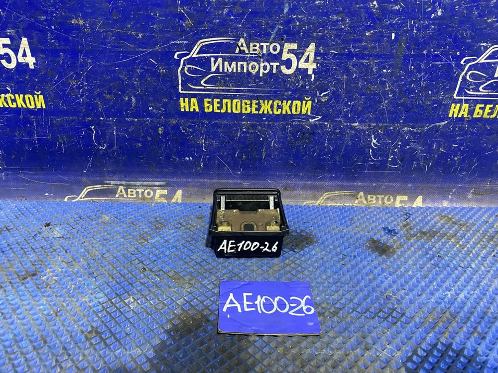 Пепельница TOYOTA SPRINTER 1993