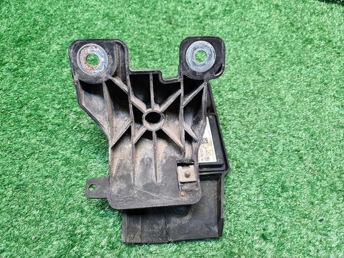 Датчик слепых зон левый RR Vogue 4 L405 (12-22)