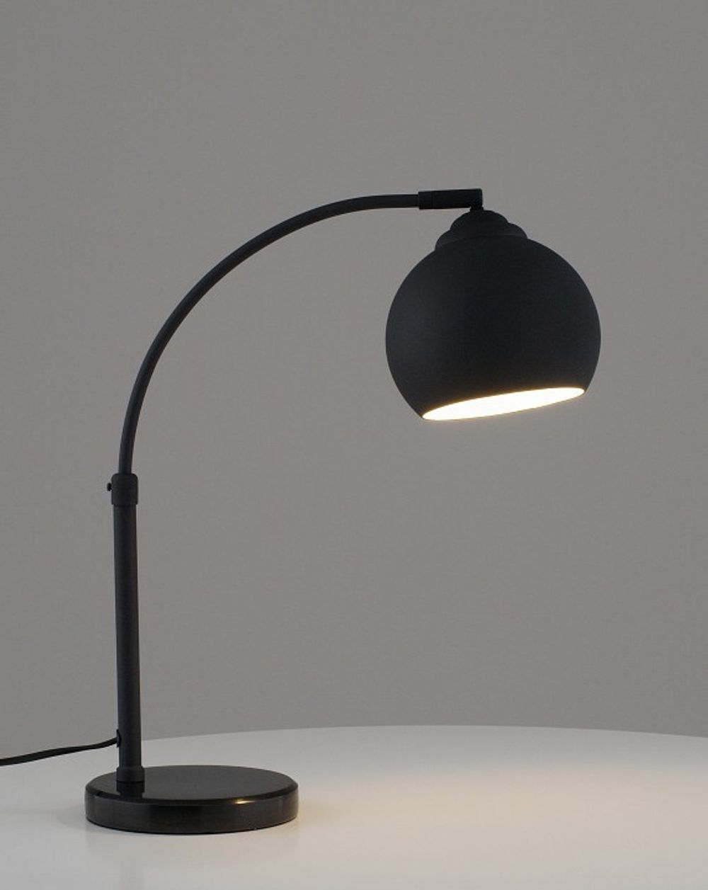 Настольная лампа офисная Moderli Arco V11337-1T