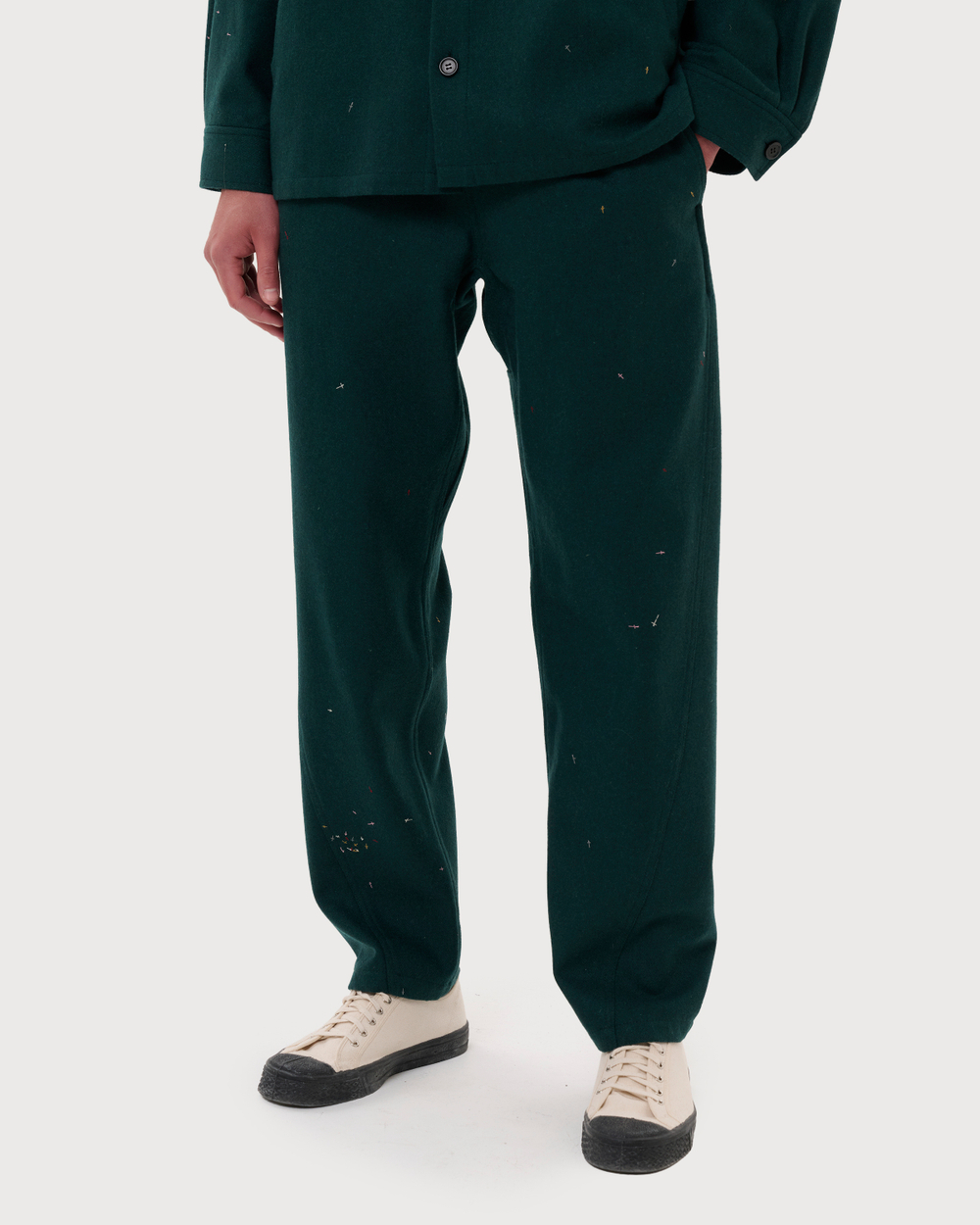 UNDERCOVER БРЮКИ ЗЕЛЕНЫЕ С ВЫШИВКОЙ