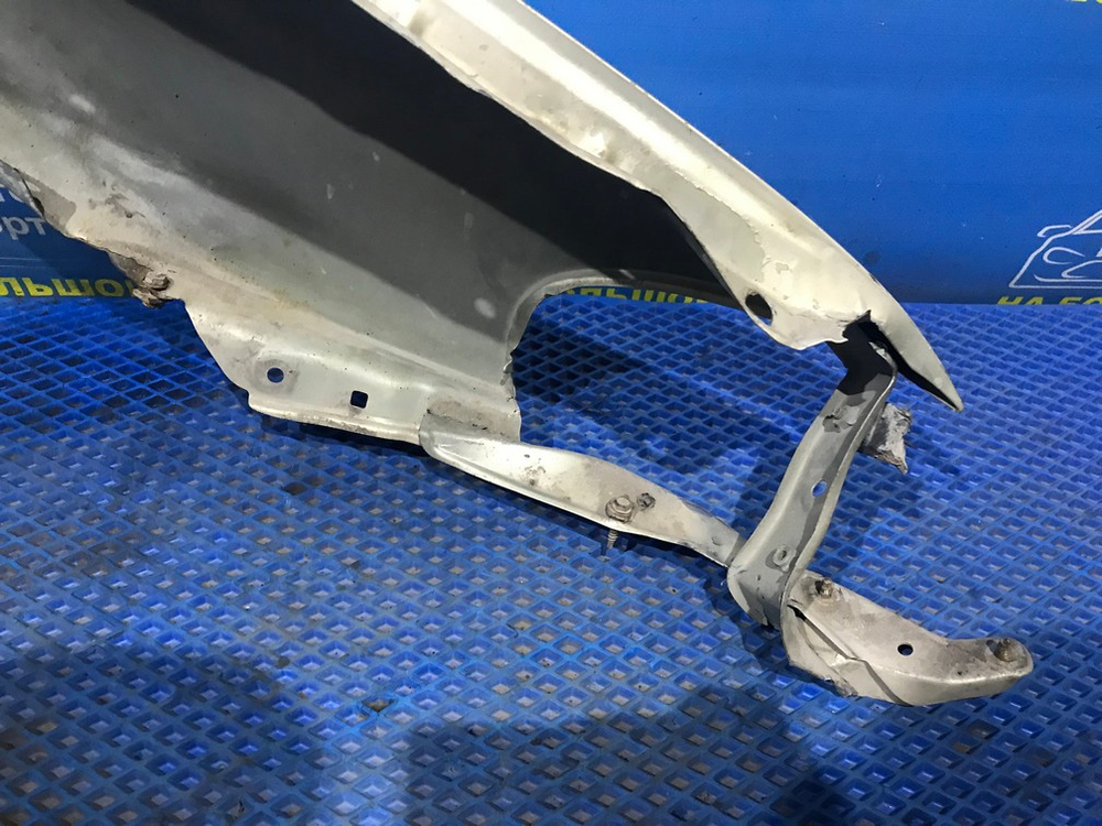 Крыло переднее левое TOYOTA CARINA 1994