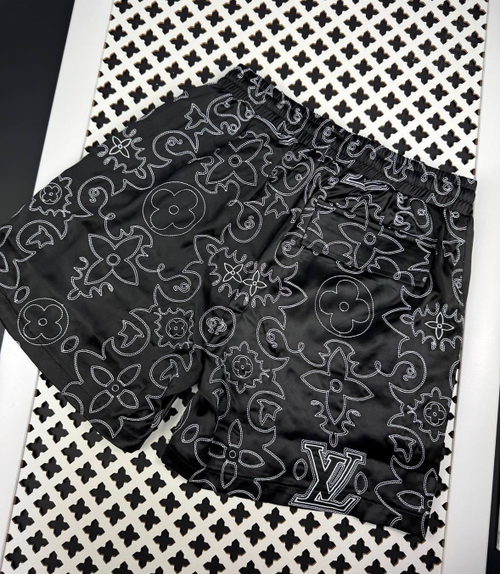 Летний костюм Louis Vuitton