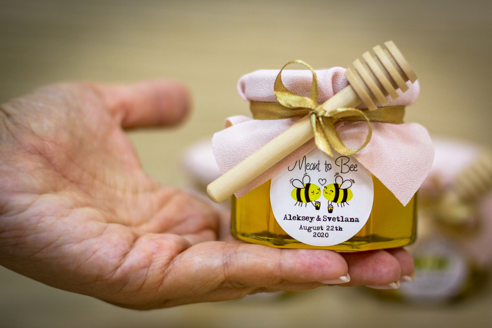 Бонбоньерка с медом на свадьбу с веретеном