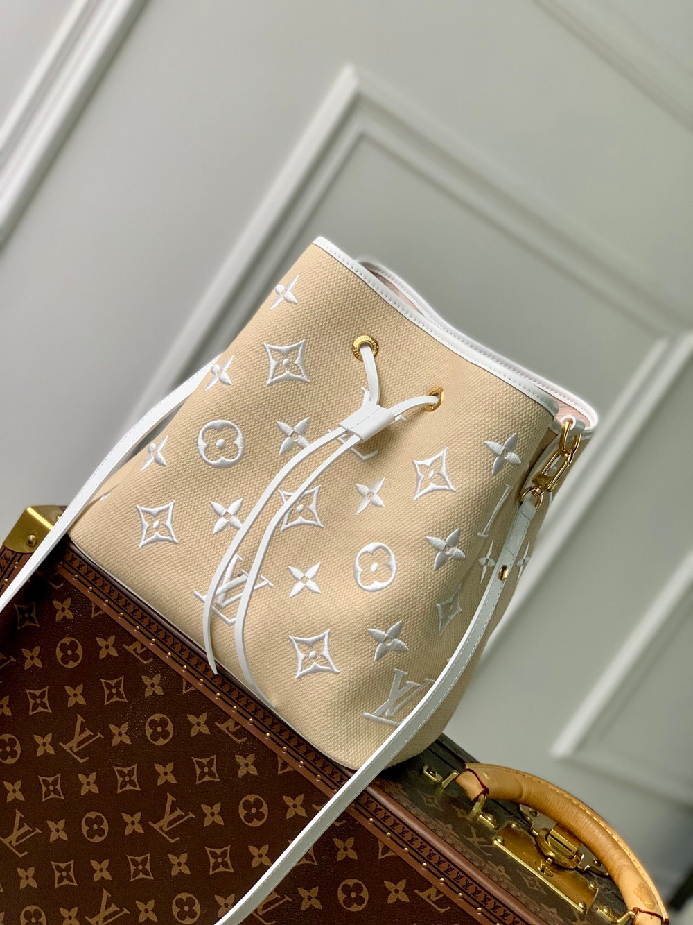 Louis Vuitton NeoNoe MM