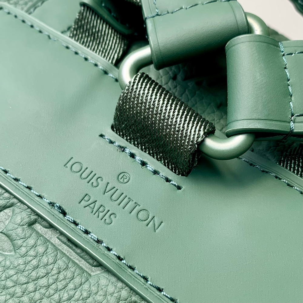 Louis Vuitton Christopher MM