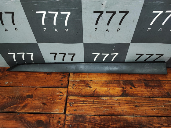 Накладка двери передней левой Kia Rio 4 X-Line 17-нв Б/У Оригинал 87713H0500