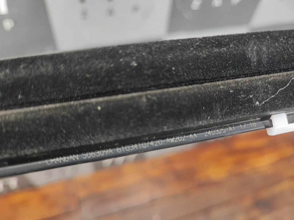 Молдинг стекла переднего правого Changan CS55PLUS 21-нв Б/У Оригинал S203F2704070201AA