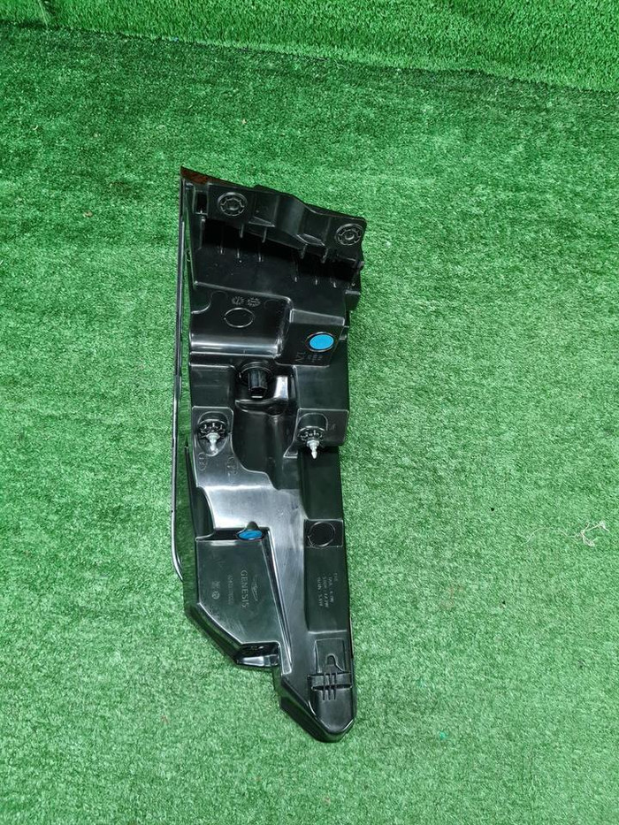 Фонарь левый внешний Genesis GV80 (2020-2023)