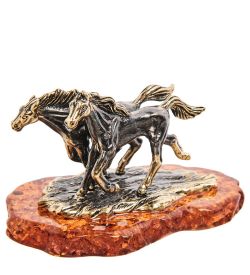 Народные промыслы AM- 421 Фигурка «Лошади Степные» (латунь, янтарь)