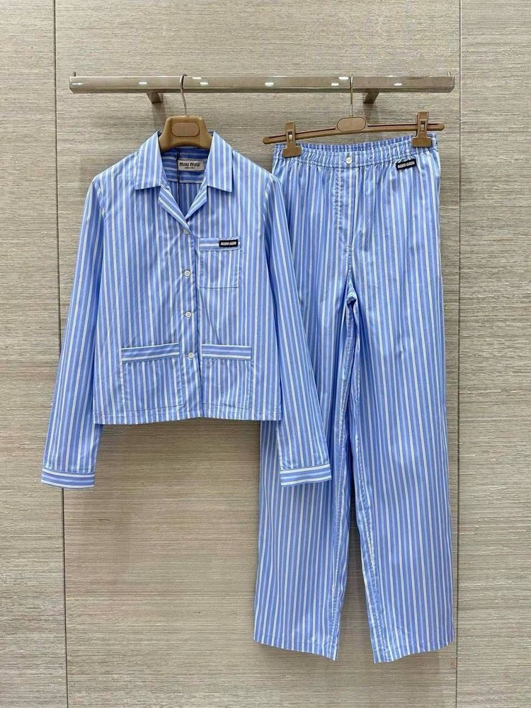Костюм MIU MIU Костюм MIU MIU