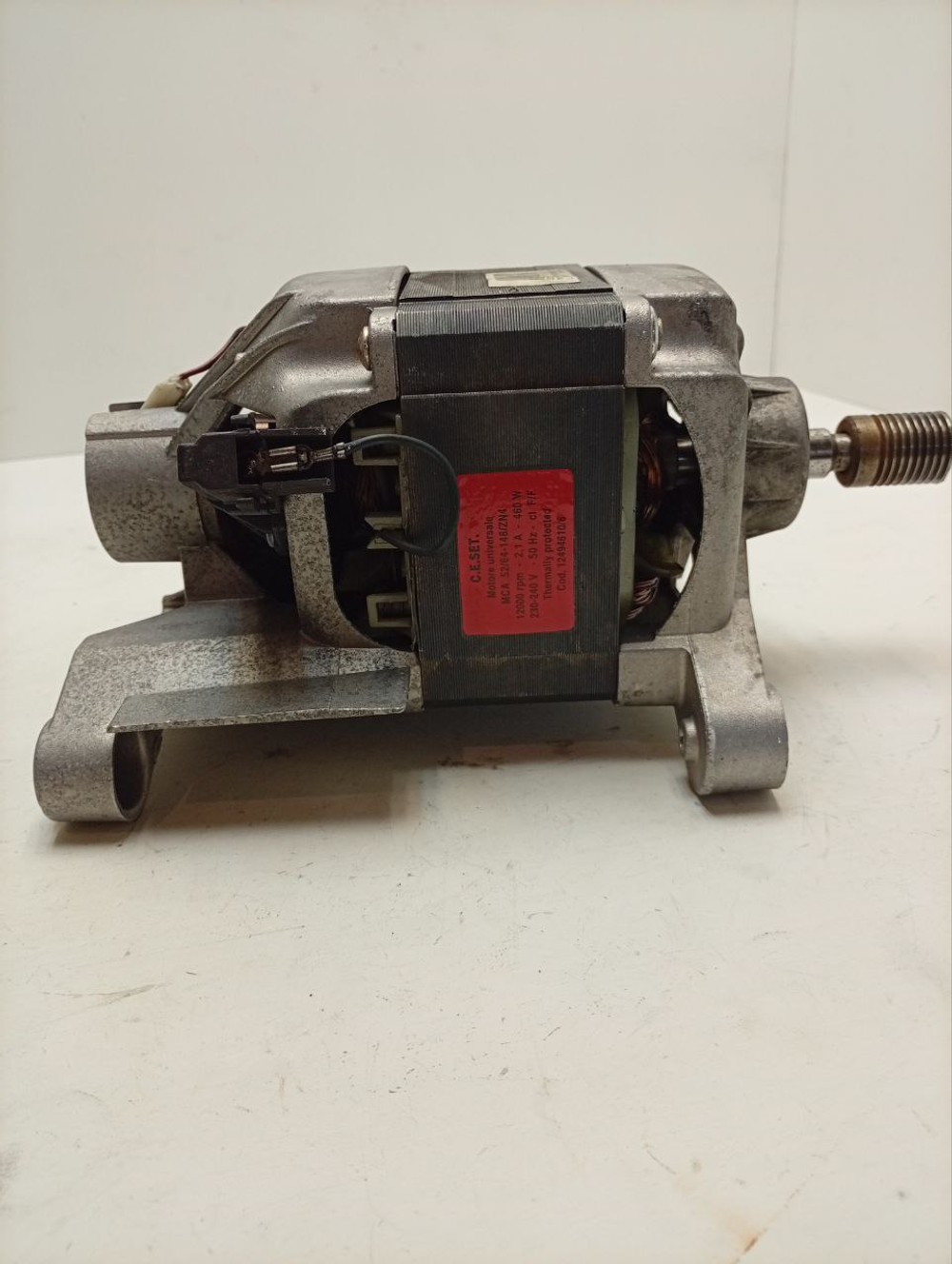 EWT1221 кт12 Двигатель для стиральной машины Electrolux 12494610 8 контактов б/у