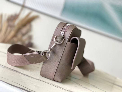 Сумка через плечо/мессенджер Louis Vuitton Fastline