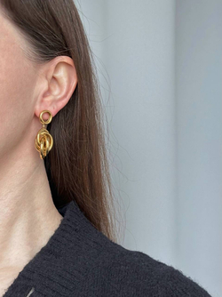 Серьги с подвесками-узелками